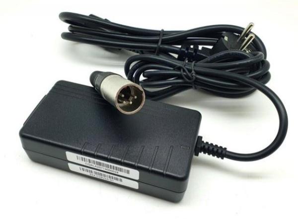 GIANT Ladeger&auml;t Twist Ladeger&auml;t 26V 2A XLR 4-polig (544MC26V2A-02V) E-Bike Akku
