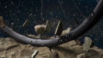 Bontrager Hinterrad Bontrager Line Pro 30 TLR 29 Disc 148mm Produktbild 5