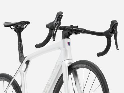 Trek Madone SL 5 ML Gloss Crystal White/Matte Deep Smok Produktbild 4
