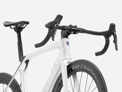 Trek Madone SL 6 M Gloss Crystal White/Matte Deep Smoke Produktbild 4