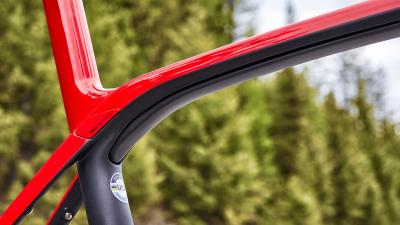 Trek Domane SL F/S 60 Dnister Black/Viper Red Produktbild 1